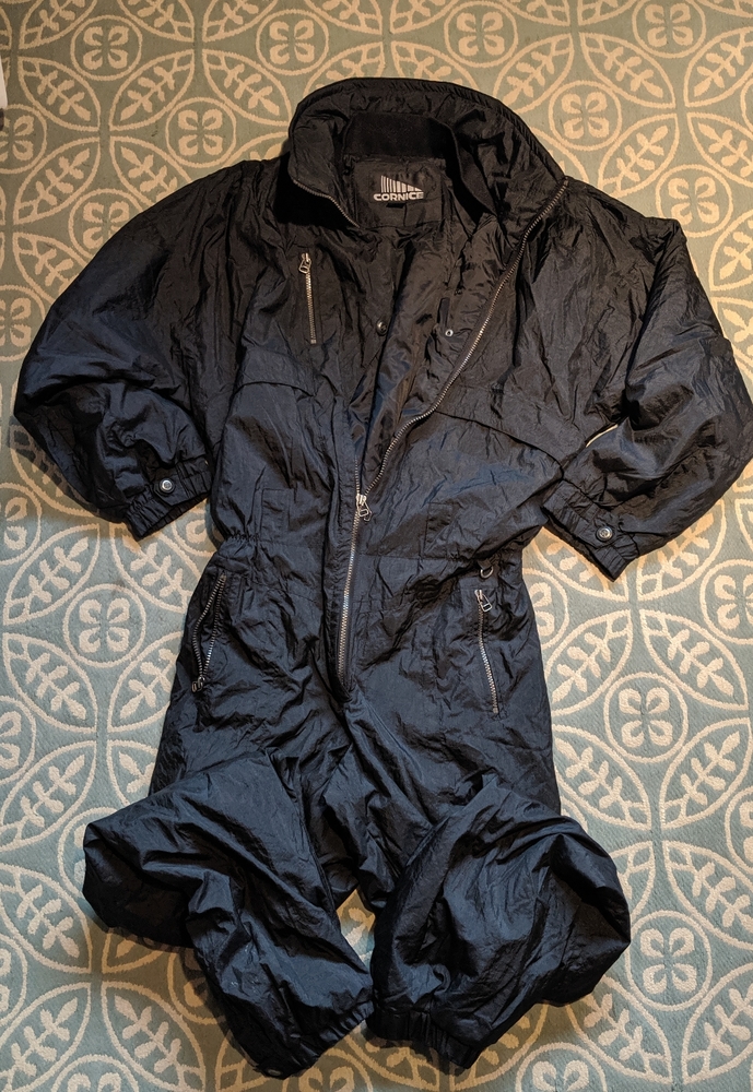 Vintage Women's Cornice Black Ski Snowsuit. Women's sz Large. Box GG